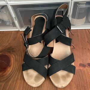 Women's Novacas Vegan Black Strappy Sandals wood heel